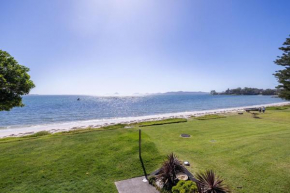 Boondelbah 4, 29 Soldiers Point Rd - waterfront bliss